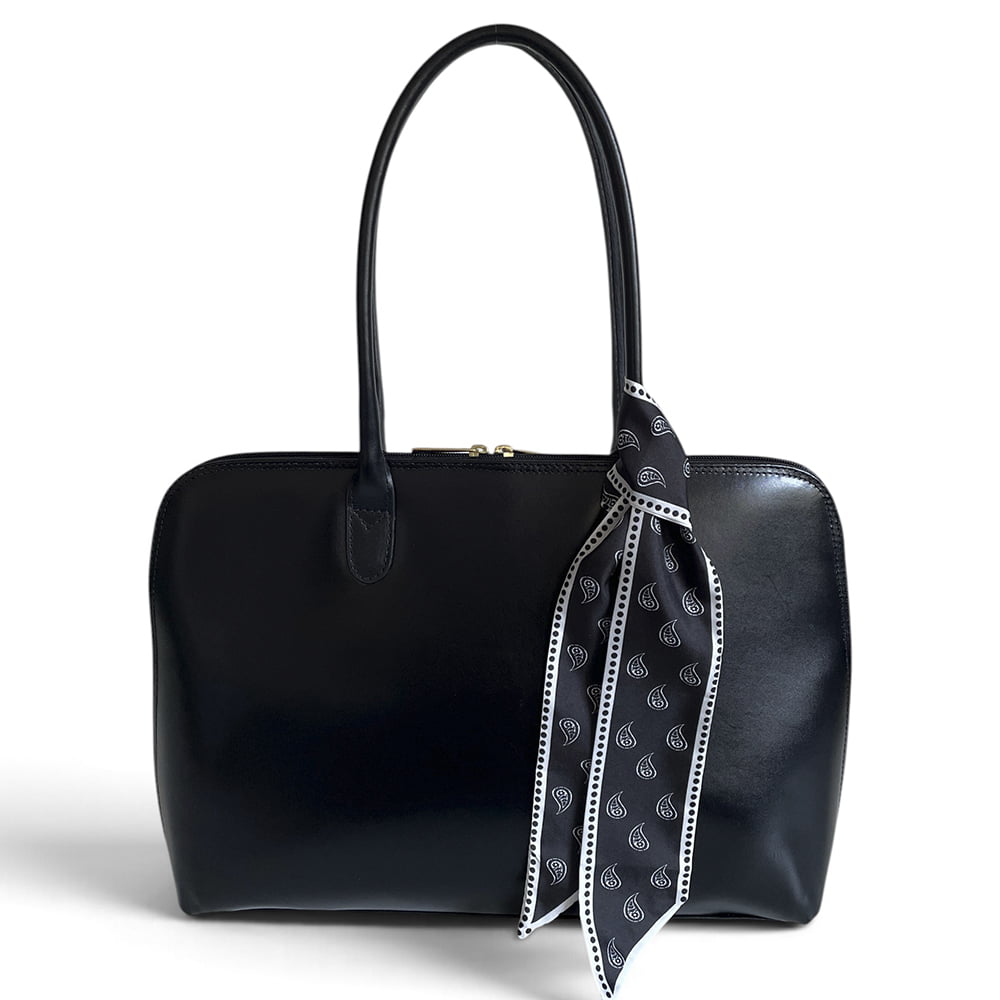 Imagem com Lenço em bolsa, uso em bolsas executivas femininas e para notebook.