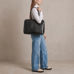 Bolsa Notebook Couro Preta Croco Feminina Clarice | PRÉ-VENDA